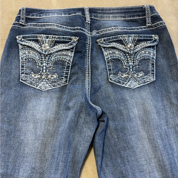 Apt. 9 Embroidered Flap Pocket Denim Capris - Picture 6 of 10